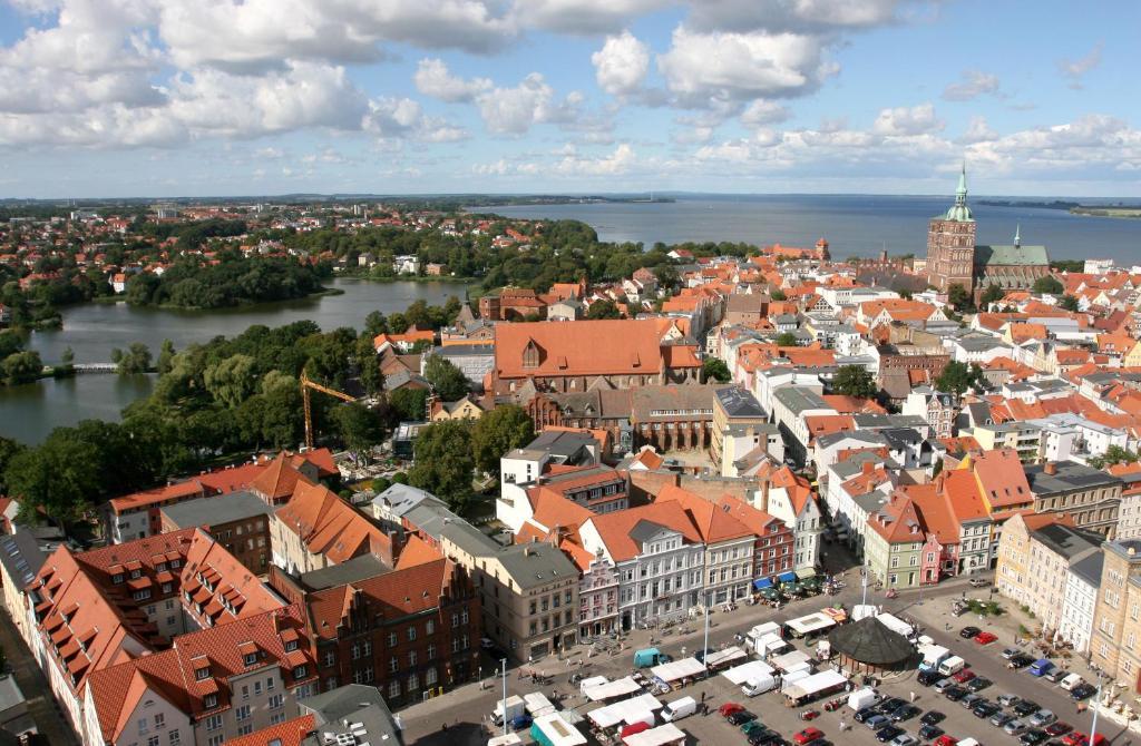 Altstadt Hotel Zur Post Stralsund Kültér fotó