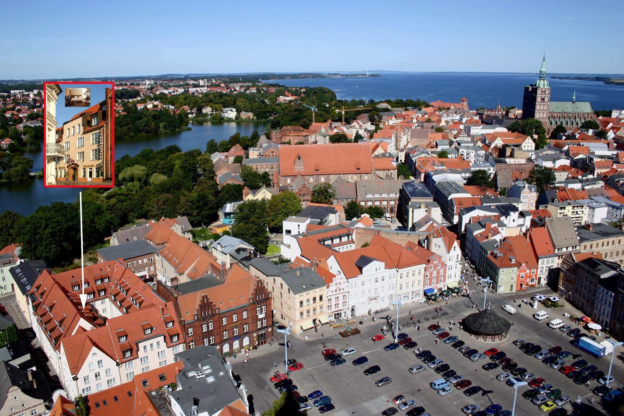 Altstadt Hotel Zur Post Stralsund Kültér fotó